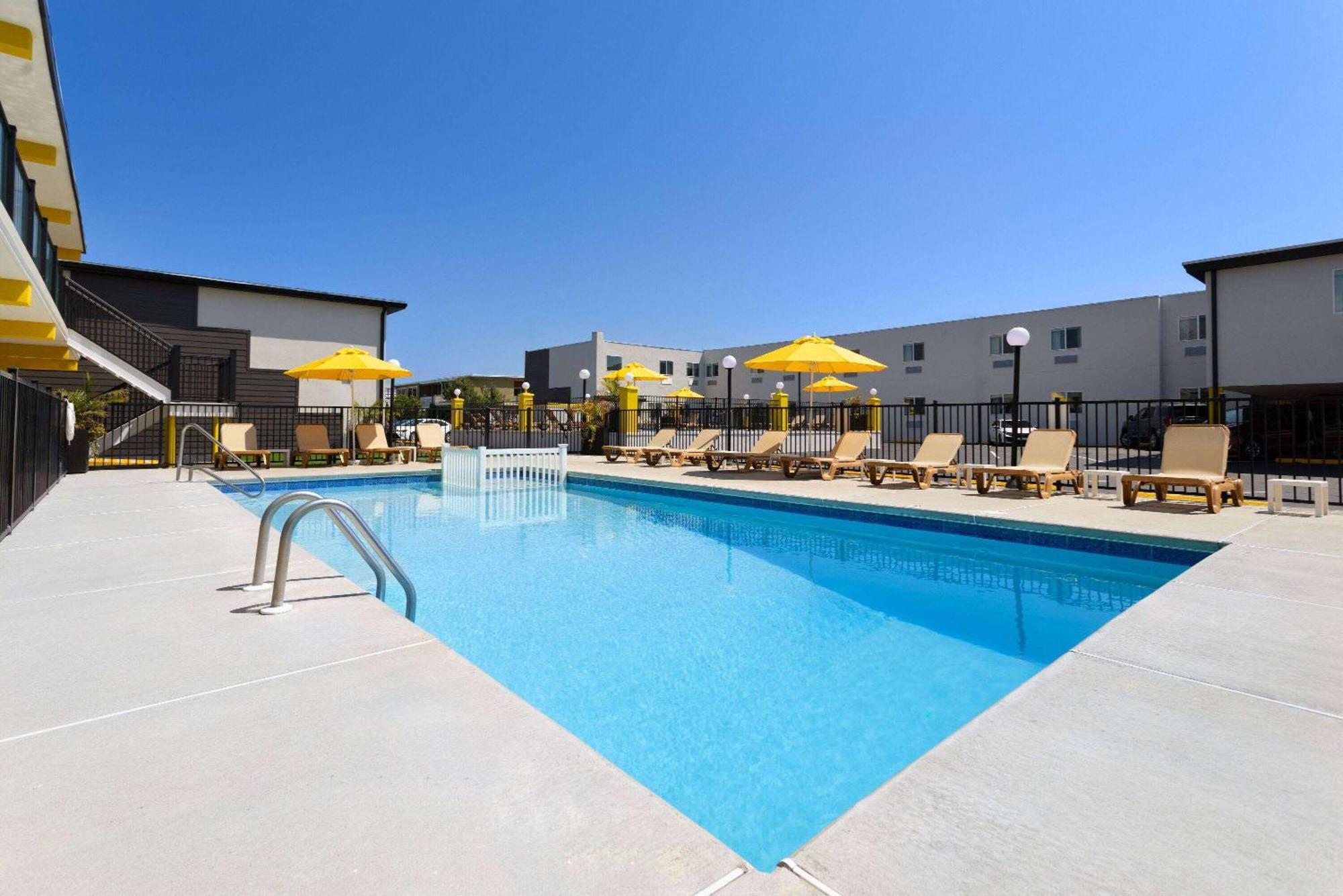 The Vibes Hotel, Trademark Collection By Wyndham Wildwood Exterior photo